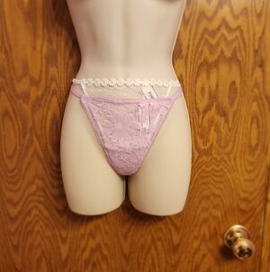 2 Victorias Secret Lace Pink Thong Panties Sz Med NTW